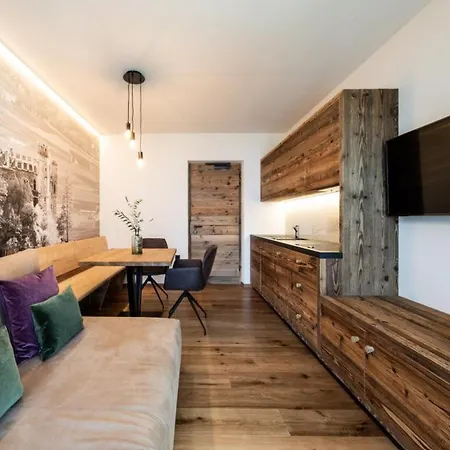 Ferienwohnung In Bei Garmisch Mit Privatem Whirlpool Und Sauna Апартаменты *
