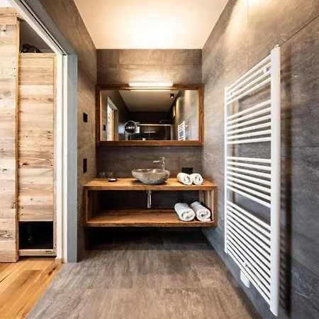Ferienwohnung In Bei Garmisch Mit Privatem Whirlpool Und Sauna