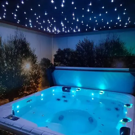 Ferienwohnung In Bei Garmisch Mit Privatem Whirlpool Und Sauna Апартаменты